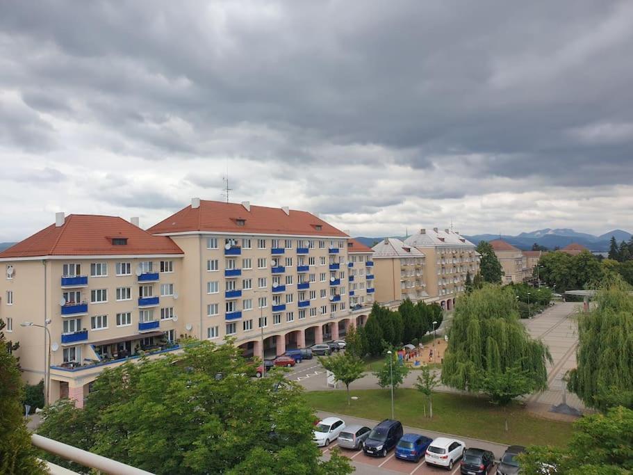 Mezonetovy Apartman V Centre Novej Dubnice Ilava Экстерьер фото