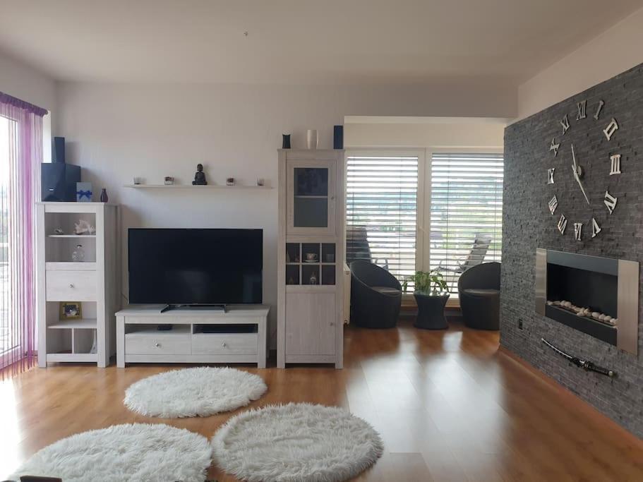 Mezonetovy Apartman V Centre Novej Dubnice Ilava Экстерьер фото